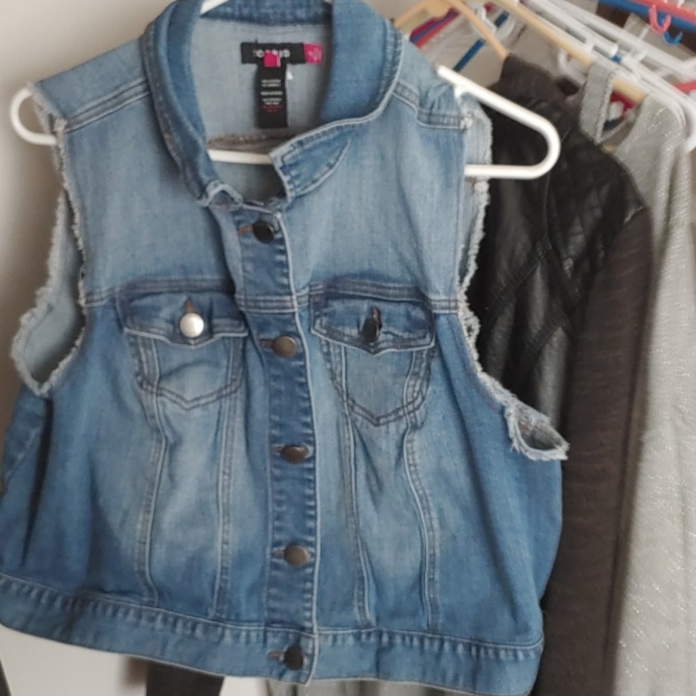 Torrid cropped jean vest